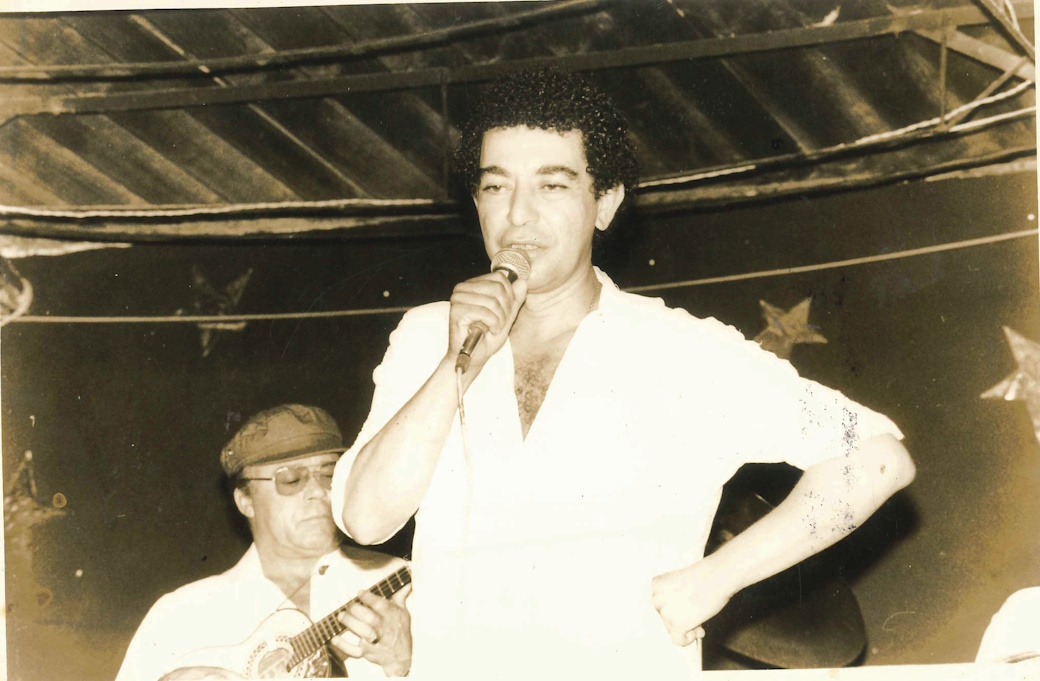 Na imagem

João Nogueira no palco do Clube Do Samba